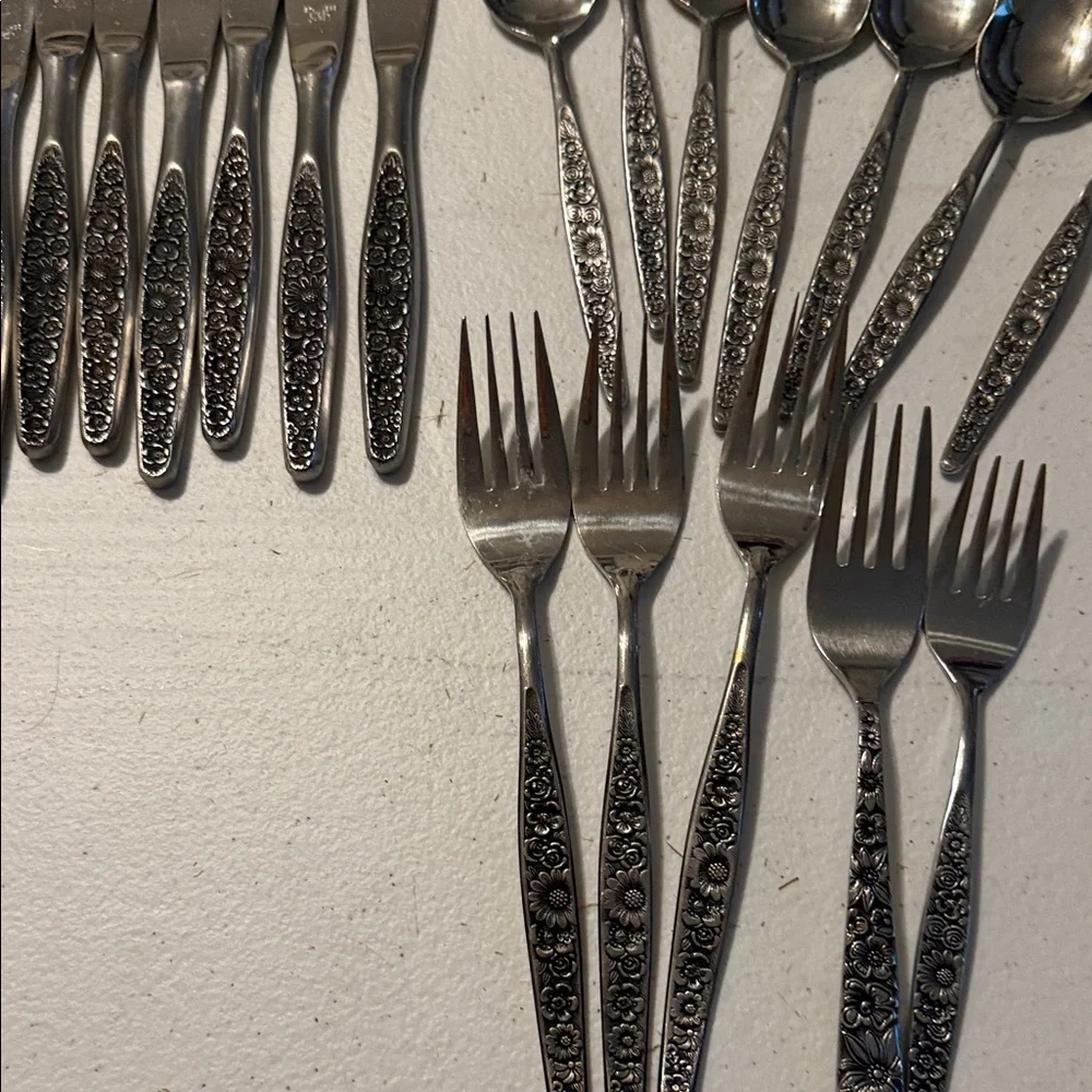 Vintage Floral-Pattern Stainless Flatware Set - Spoons, Forks & Knives - Silver